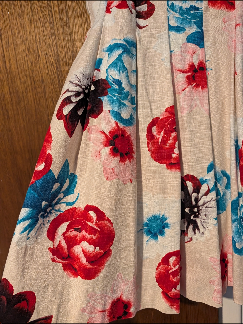 Guess Cream Dress W/ Red Blue & Light Pink Sleeveless Knee Length